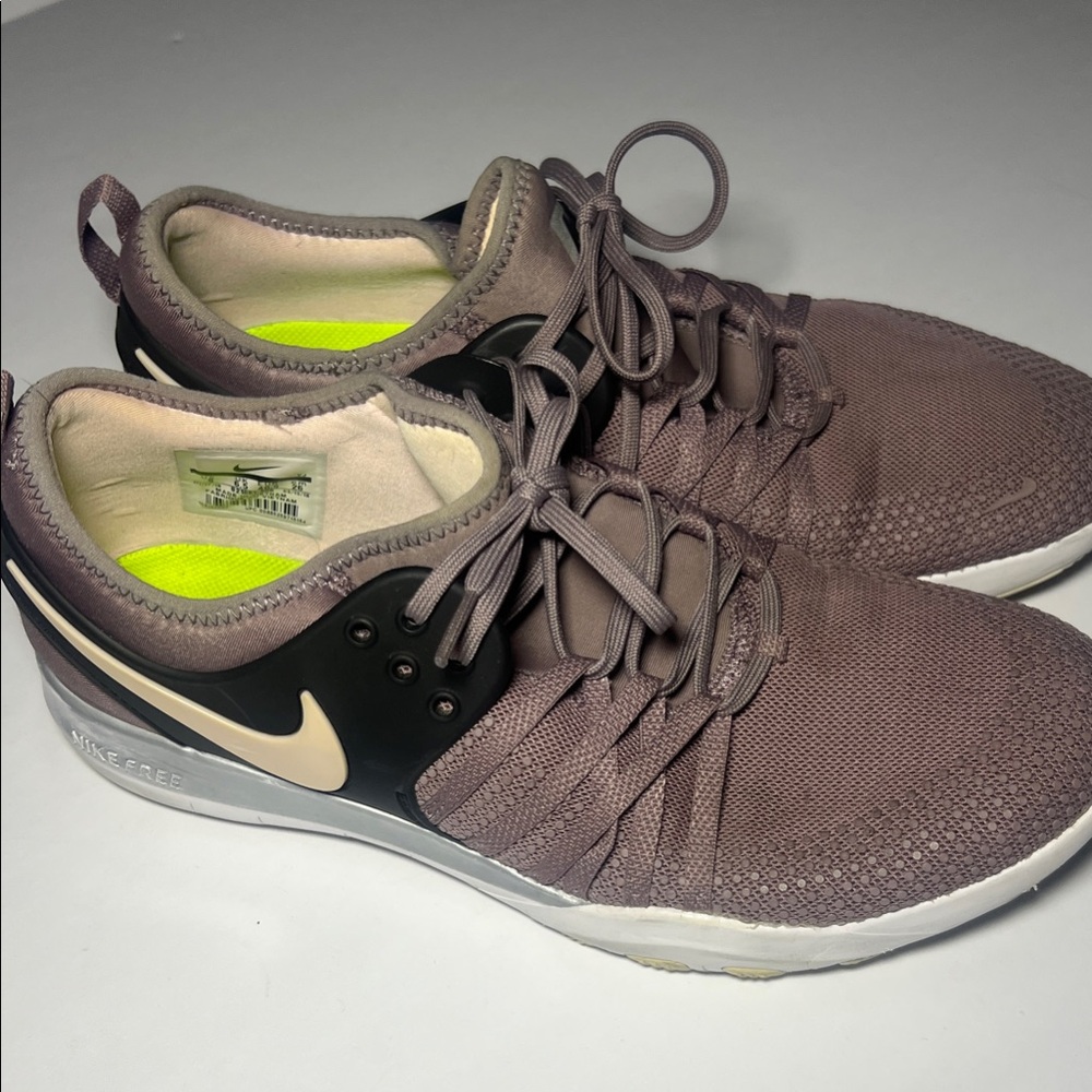 Nike Women’s Running Sneakers 9